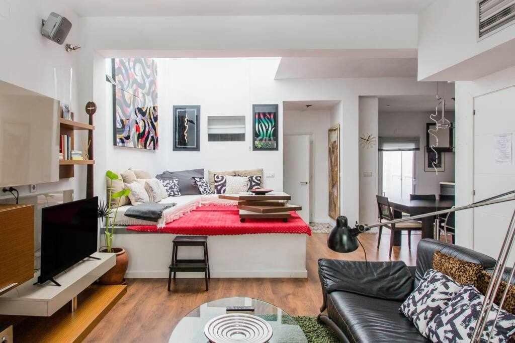 Lujoso Apartamento Con Patio En Triana Sevilla Екстериор снимка